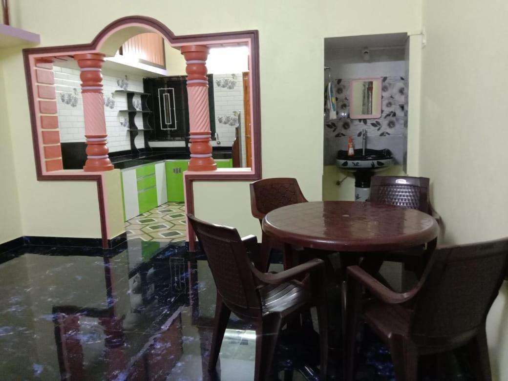 Vian Homestay Honāvar Exteriér fotografie