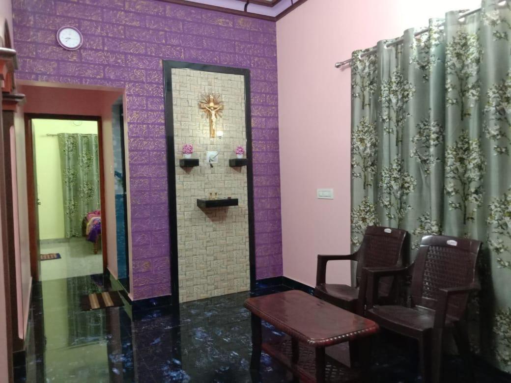 Vian Homestay Honāvar Pokoj fotografie